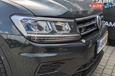 Позашляховик / Кросовер Volkswagen Tiguan 2017 в 