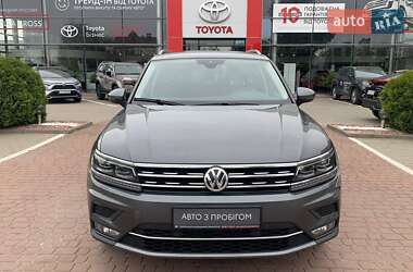 Внедорожник / Кроссовер Volkswagen Tiguan 2020 в 