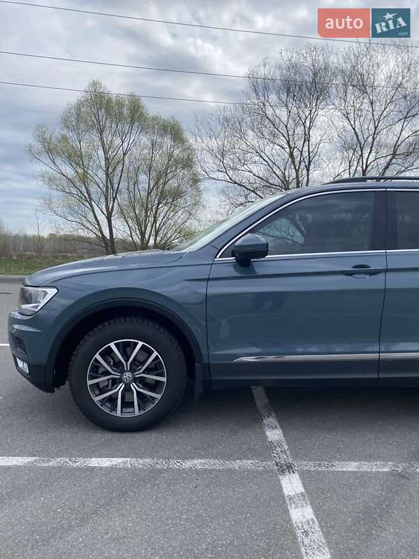 Внедорожник / Кроссовер Volkswagen Tiguan 2020 в Киеве