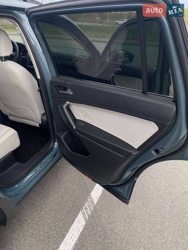 Внедорожник / Кроссовер Volkswagen Tiguan 2020 в Киеве