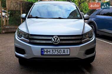 Внедорожник / Кроссовер Volkswagen Tiguan 2016 в Одессе
