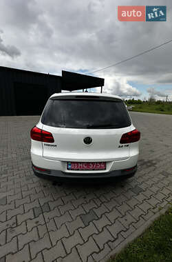 Позашляховик / Кросовер Volkswagen Tiguan 2013 в 
