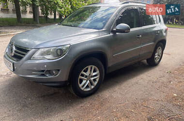 Позашляховик / Кросовер Volkswagen Tiguan 2010 в 