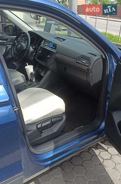 Позашляховик / Кросовер Volkswagen Tiguan 2018 в 