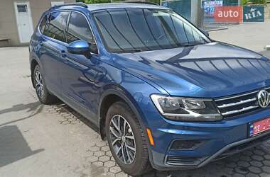 Позашляховик / Кросовер Volkswagen Tiguan 2018 в 