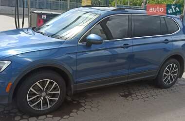 Позашляховик / Кросовер Volkswagen Tiguan 2018 в 