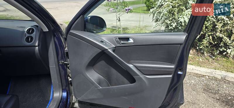 Внедорожник / Кроссовер Volkswagen Tiguan 2015 в Киеве