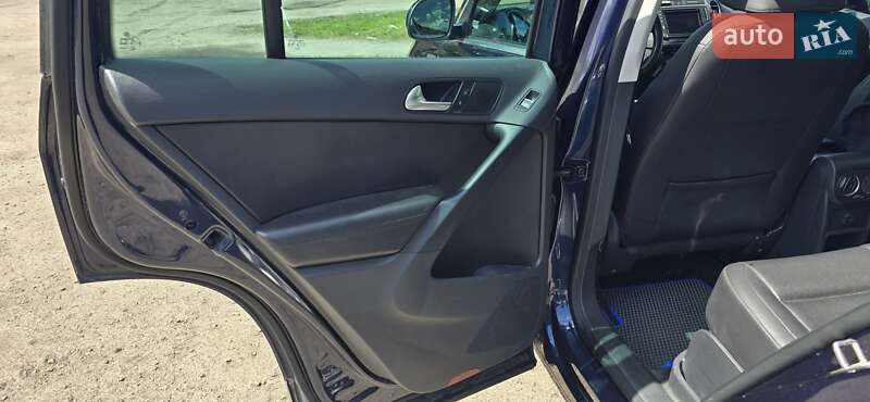 Внедорожник / Кроссовер Volkswagen Tiguan 2015 в Киеве