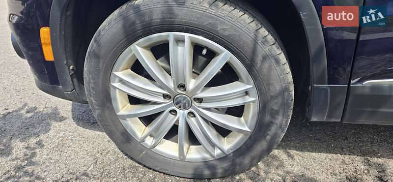 Внедорожник / Кроссовер Volkswagen Tiguan 2015 в Киеве