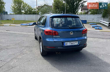 Внедорожник / Кроссовер Volkswagen Tiguan 2016 в 