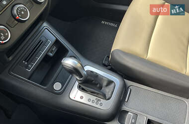 Внедорожник / Кроссовер Volkswagen Tiguan 2016 в 