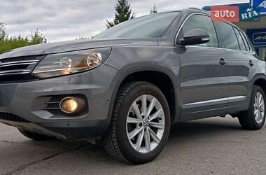 Позашляховик / Кросовер Volkswagen Tiguan 2013 в 