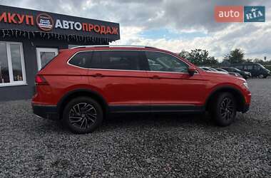 Внедорожник / Кроссовер Volkswagen Tiguan 2019 в 