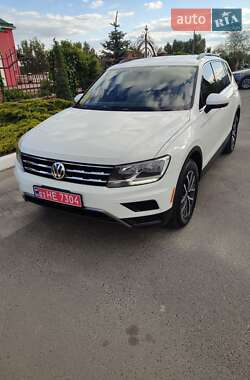 Внедорожник / Кроссовер Volkswagen Tiguan 2018 в Каменском
