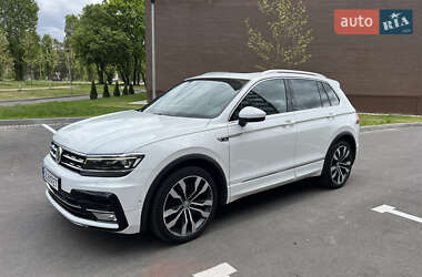 Позашляховик / Кросовер Volkswagen Tiguan 2017 в 