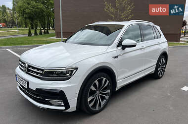 Позашляховик / Кросовер Volkswagen Tiguan 2017 в 