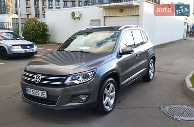 Позашляховик / Кросовер Volkswagen Tiguan 2015 в Києві