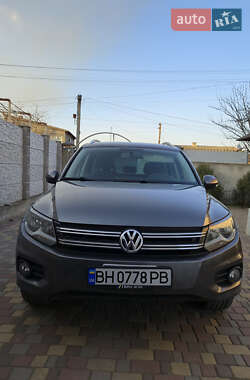 Позашляховик / Кросовер Volkswagen Tiguan 2012 в Одесі