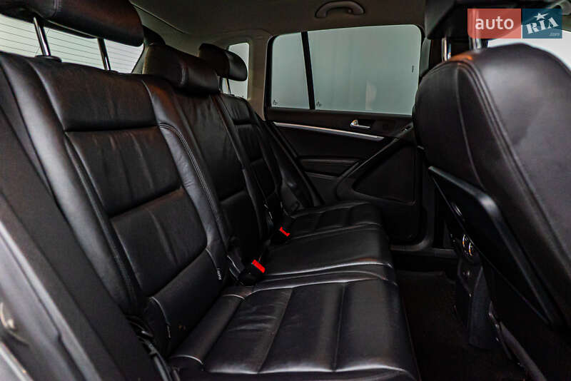 Позашляховик / Кросовер Volkswagen Tiguan 2016 в Києві