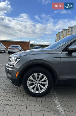 Позашляховик / Кросовер Volkswagen Tiguan 2018 в 