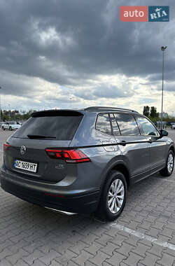 Позашляховик / Кросовер Volkswagen Tiguan 2018 в 