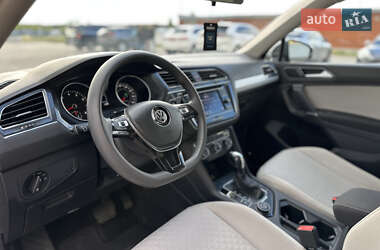 Позашляховик / Кросовер Volkswagen Tiguan 2018 в 
