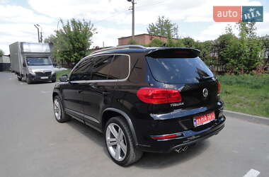 Внедорожник / Кроссовер Volkswagen Tiguan 2015 в 