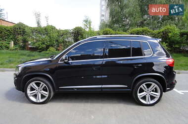 Внедорожник / Кроссовер Volkswagen Tiguan 2015 в 