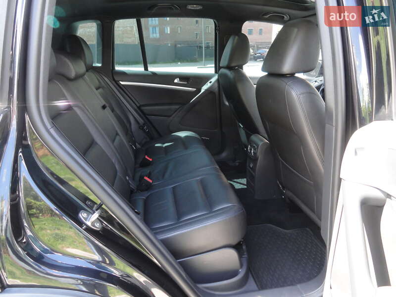 Внедорожник / Кроссовер Volkswagen Tiguan 2015 в Луцке