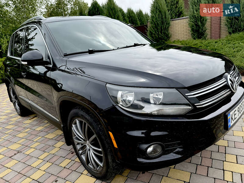 Позашляховик / Кросовер Volkswagen Tiguan 2014 в 