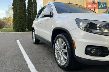 Позашляховик / Кросовер Volkswagen Tiguan 2012 в 