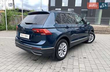 Внедорожник / Кроссовер Volkswagen Tiguan 2022 в 