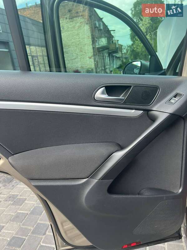 Внедорожник / Кроссовер Volkswagen Tiguan 2014 в Днепре