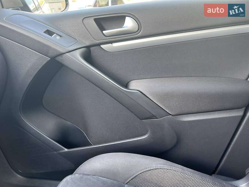 Внедорожник / Кроссовер Volkswagen Tiguan 2014 в Днепре