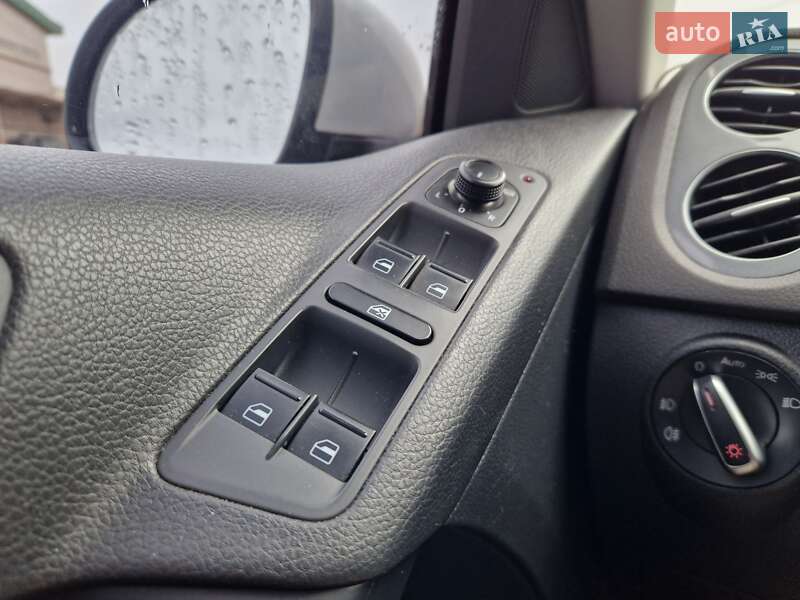Позашляховик / Кросовер Volkswagen Tiguan 2017 в Кривому Розі