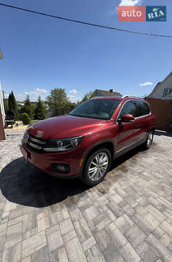 Внедорожник / Кроссовер Volkswagen Tiguan 2014 в 