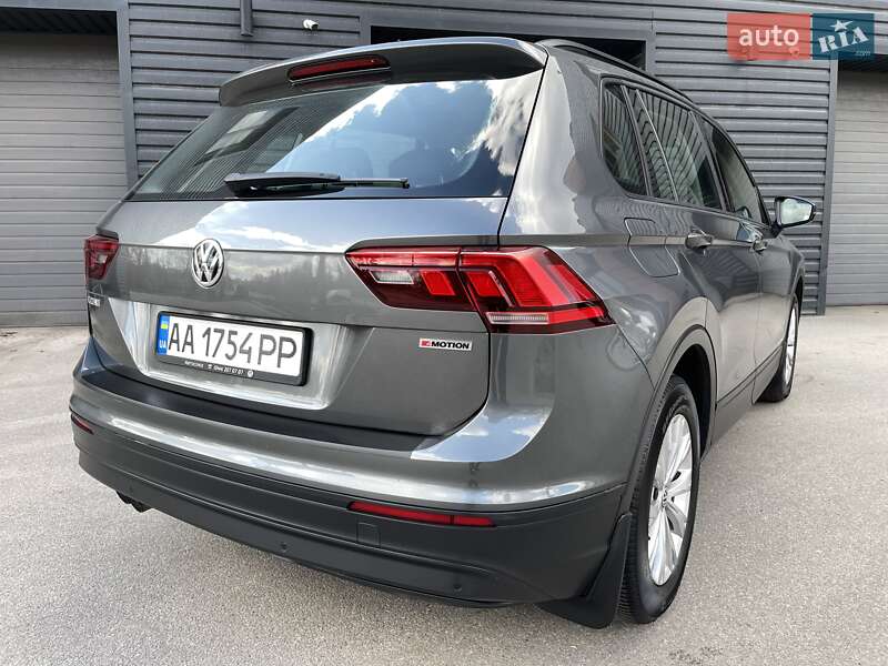 Внедорожник / Кроссовер Volkswagen Tiguan 2019 в Киеве