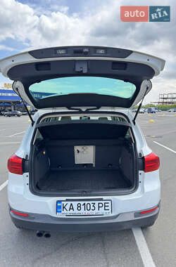 Внедорожник / Кроссовер Volkswagen Tiguan 2016 в 