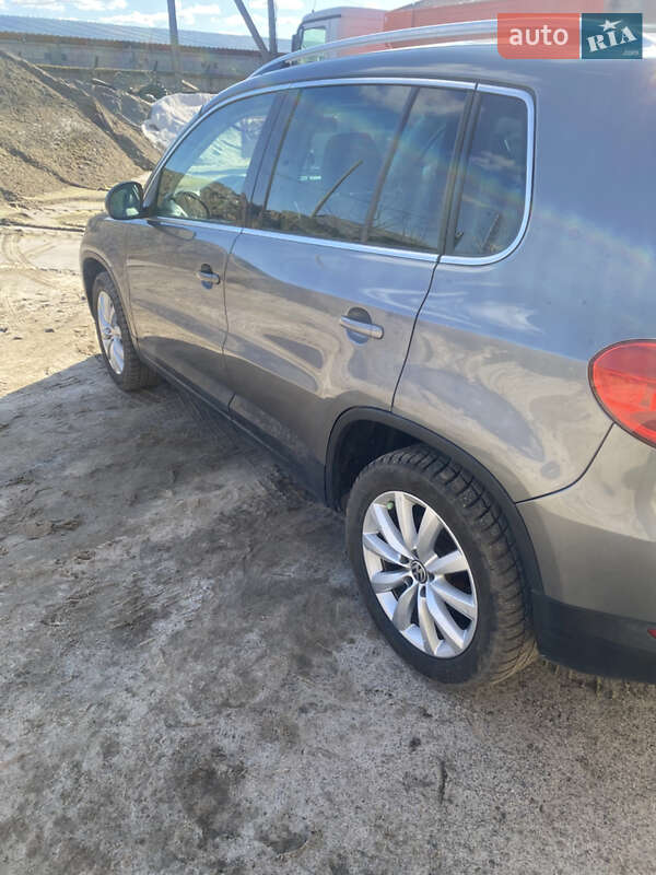Позашляховик / Кросовер Volkswagen Tiguan 2010 в Ярмолинцях