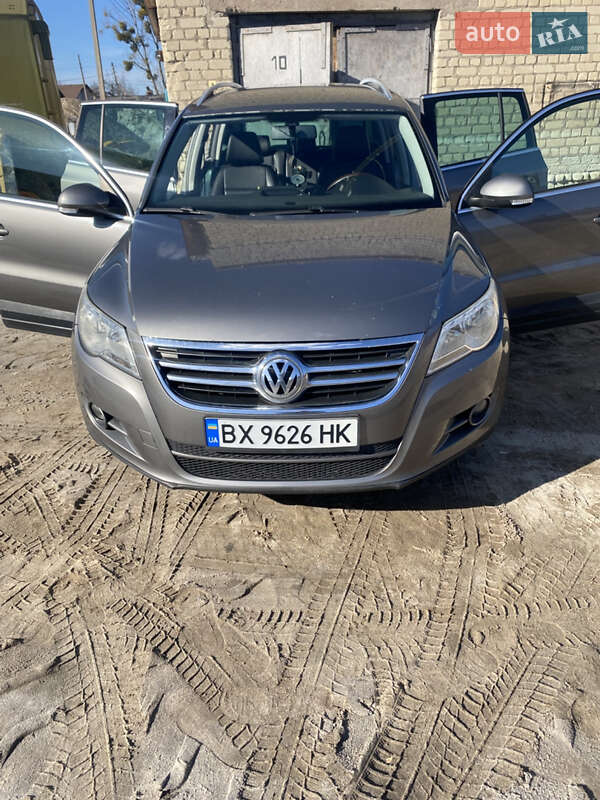 Позашляховик / Кросовер Volkswagen Tiguan 2010 в Ярмолинцях