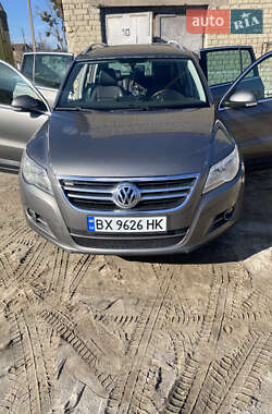 Позашляховик / Кросовер Volkswagen Tiguan 2010 в 
