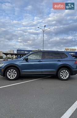 Внедорожник / Кроссовер Volkswagen Tiguan 2017 в Киеве