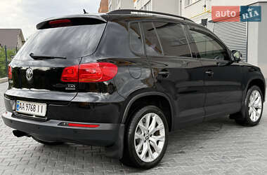 Позашляховик / Кросовер Volkswagen Tiguan 2012 в 