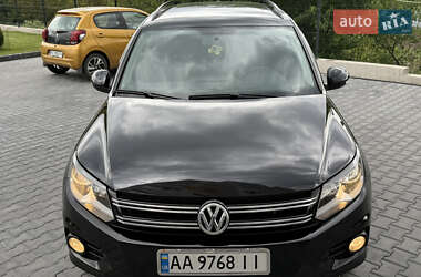 Позашляховик / Кросовер Volkswagen Tiguan 2012 в 