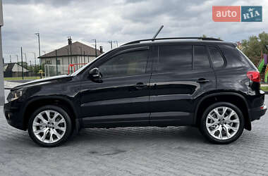 Позашляховик / Кросовер Volkswagen Tiguan 2012 в 