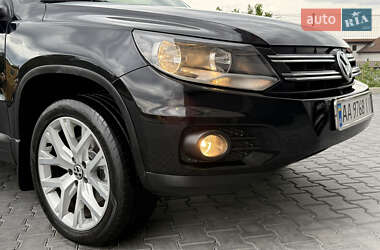 Позашляховик / Кросовер Volkswagen Tiguan 2012 в 