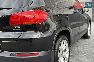 Позашляховик / Кросовер Volkswagen Tiguan 2012 в 