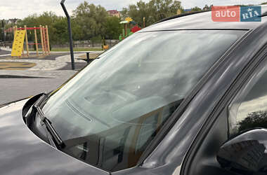 Позашляховик / Кросовер Volkswagen Tiguan 2012 в 
