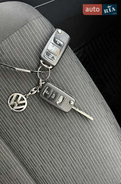 Позашляховик / Кросовер Volkswagen Tiguan 2012 в 