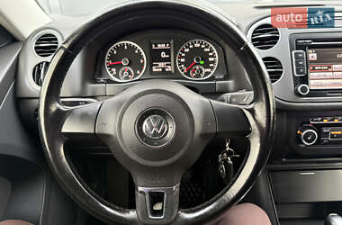 Позашляховик / Кросовер Volkswagen Tiguan 2012 в 